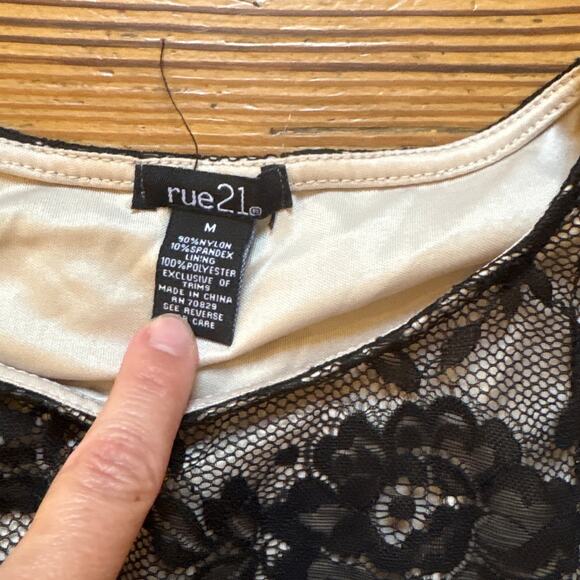 rue21 black lace overlay nude tank SIZE M - Picture 3 of 5